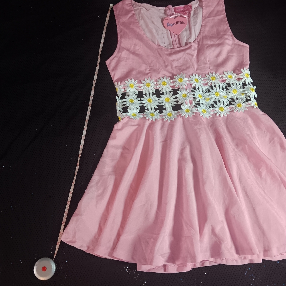 Dolls Kill × Sugar Thrillz Pink Cutout Daisy Appliques Midsection Dress (M) - Picture 11 of 12